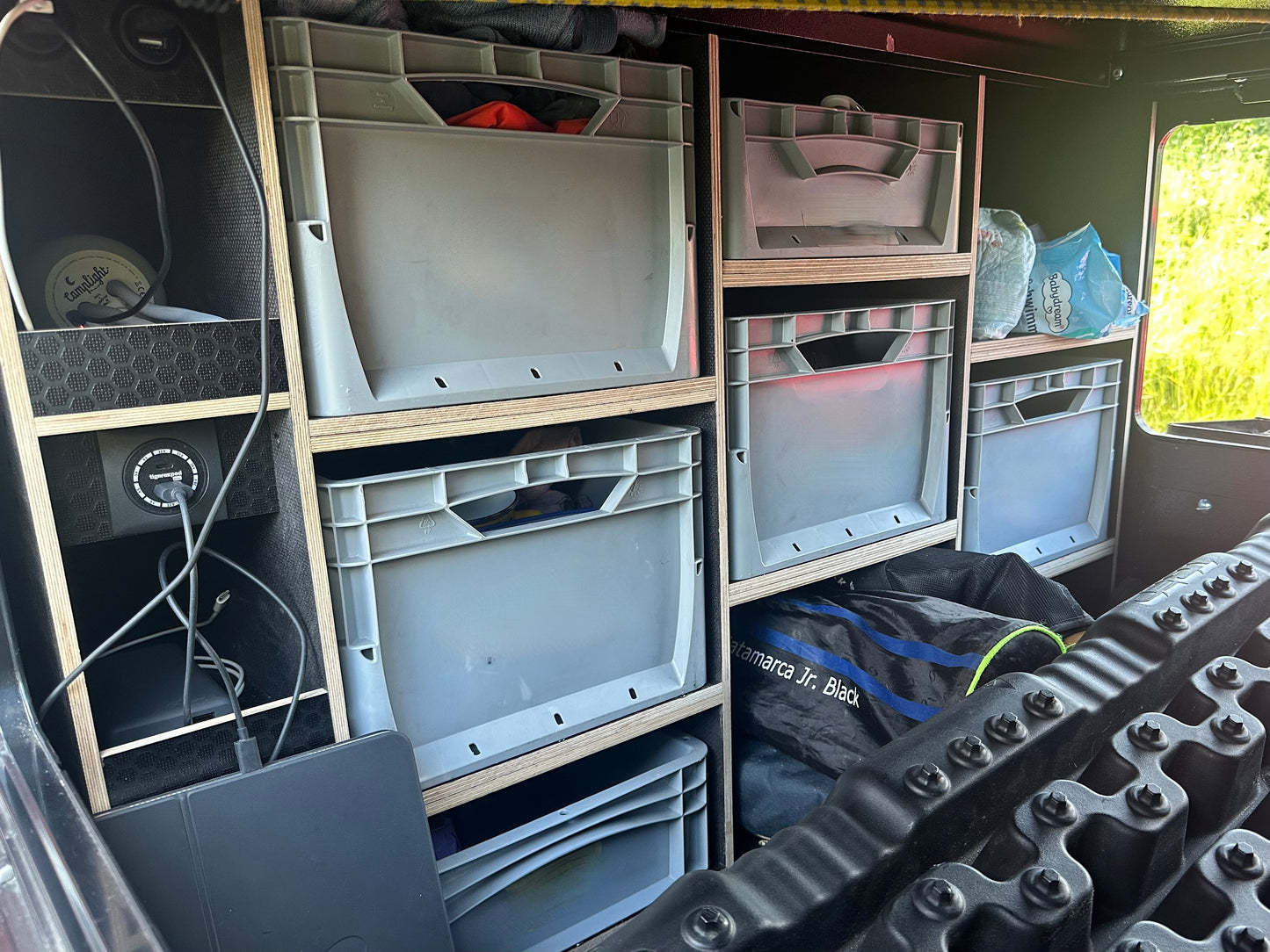 Off road Dachzeltanhänger mit Standheizung, Kühlschrank, Lithiumbatterie und Kühlschrank