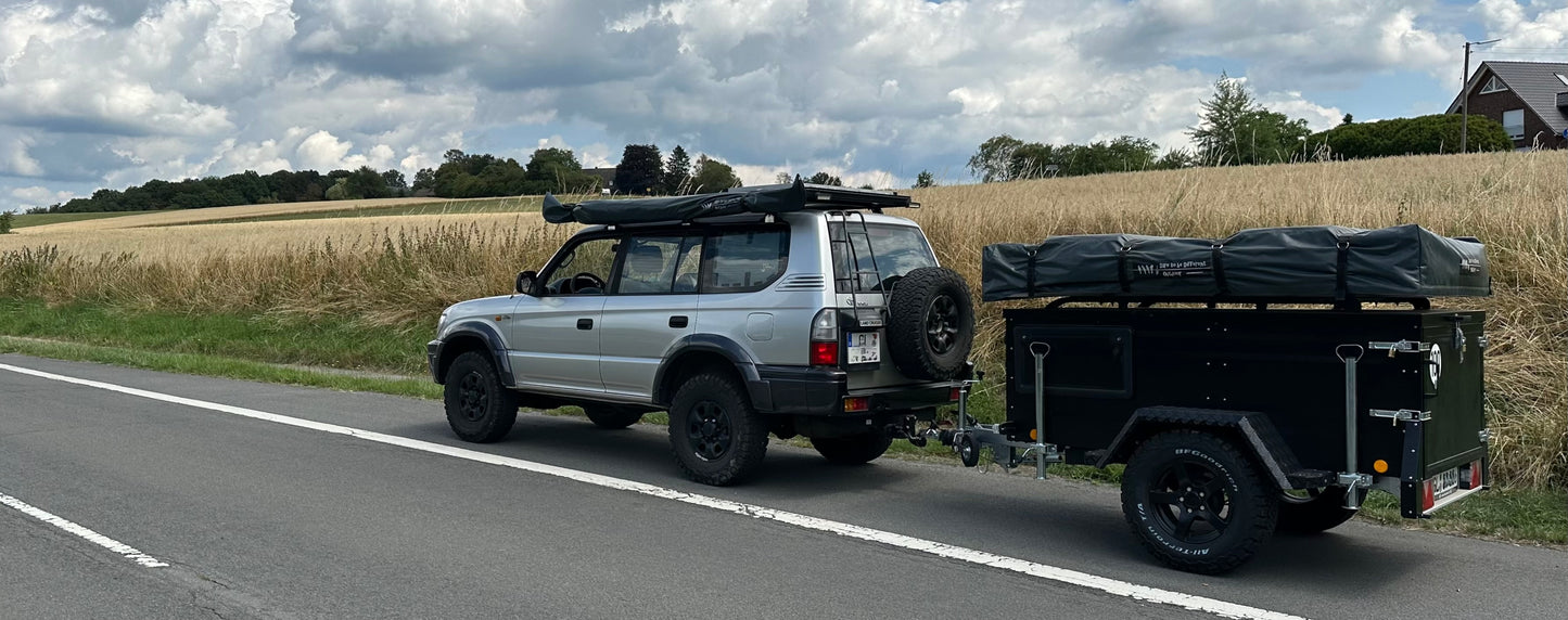 Off road Dachzeltanhänger mit Standheizung, Kühlschrank, Lithiumbatterie und Kühlschrank